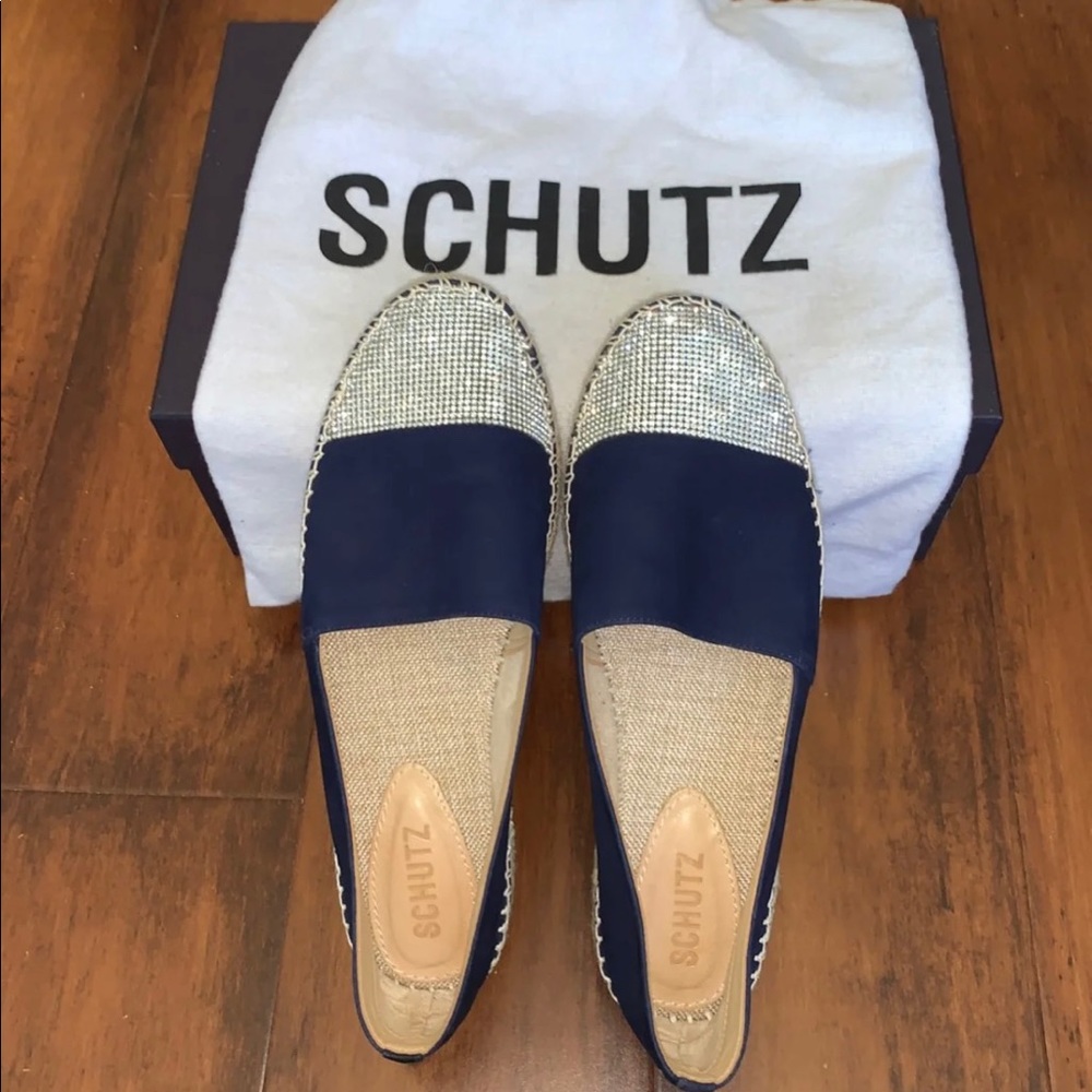 Schutz Flats